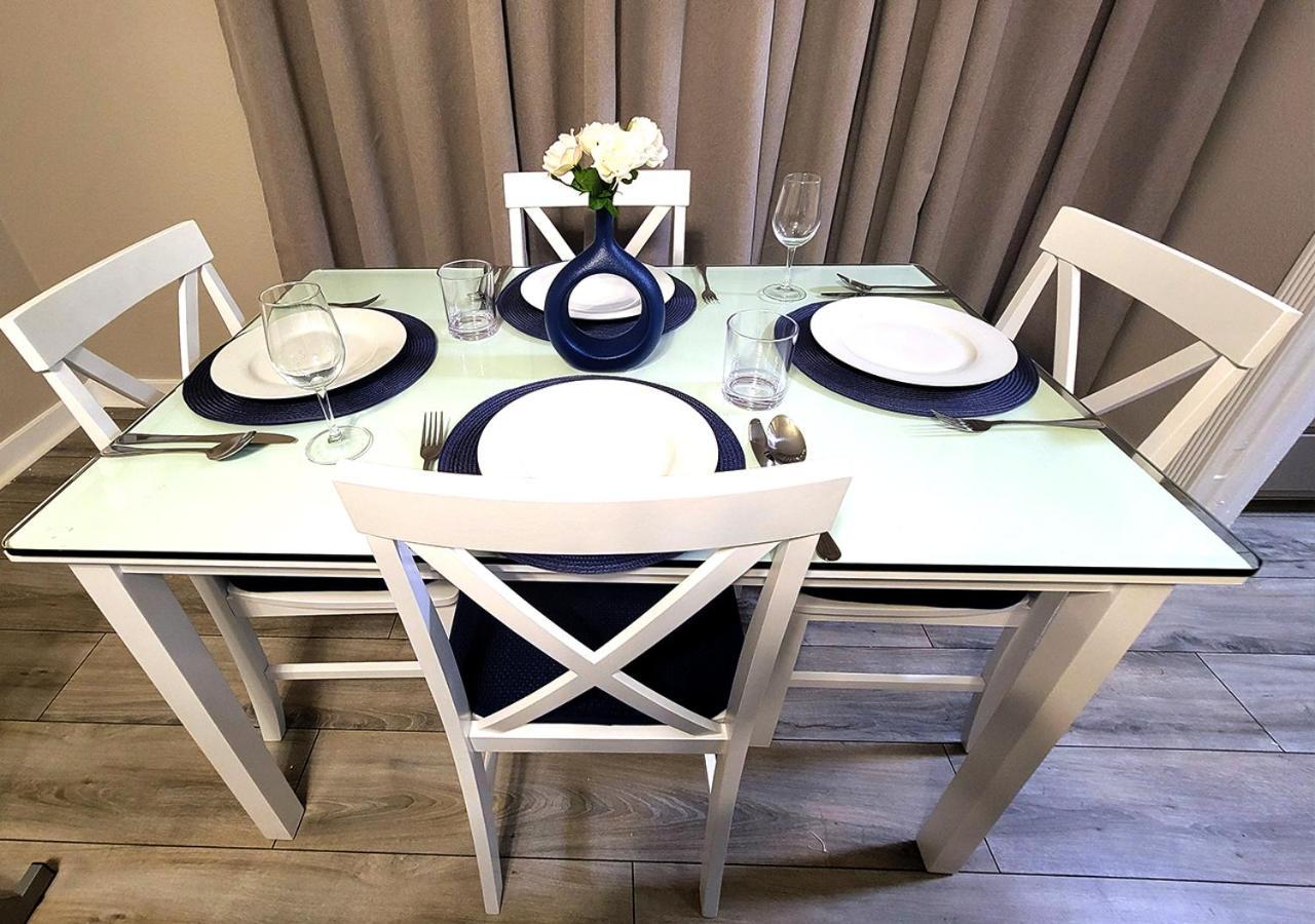 Beautiful Guesthouse, Sleeps 4 - Kitchen, Private Laundry, Ac, Parking, 65' Tv, Close To Stores, Restaurants & Beach Long Beach Esterno foto